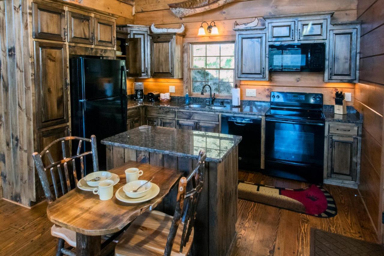 Cherokee Mountain Cabins, Llc Topton Exterior photo
